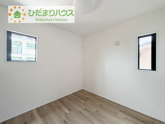 【洋室】 | 牛久市中央1丁目　新築戸建　2号棟 | 窓が多く、明るい空間を演出してくれます(*^^*)