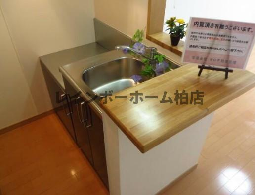 【仲介手数料：50％OFF】対象物件！のキッチン|コンパクトなキッチンで掃除もラクラク