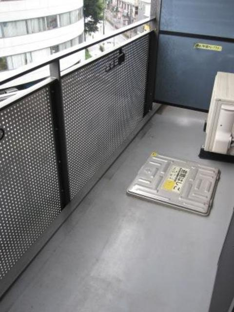 サニーハイマート下北沢 のバルコニー