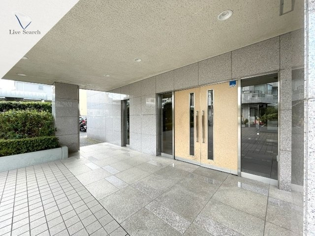 目黒本町マンションのエントランス