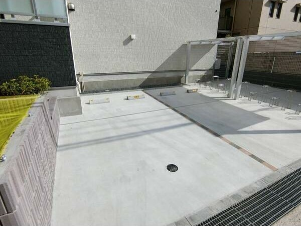 リブリ・社台の駐車場