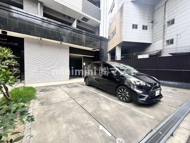 Luxe此花の駐車場