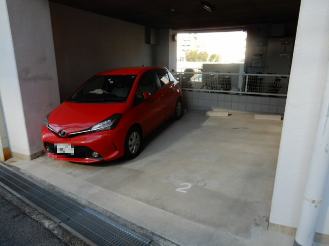 YKハイツ中崎Ⅱの駐車場