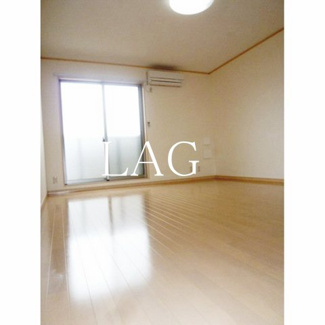 【居間・リビング】 | アムール　優 | 洋室のお部屋です。