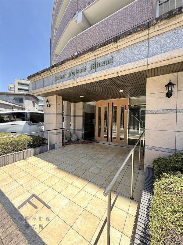 パレスト藤崎南のエントランス