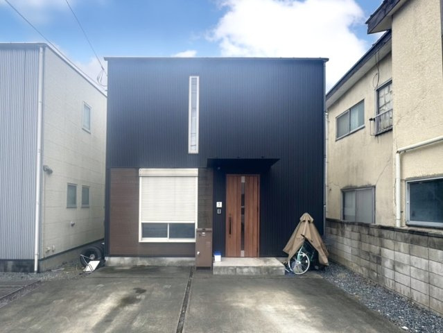 【中古戸建】高崎市大橋町の外観|■外観｜閑静な住宅街で始める新しい暮らし♪開放的な毎日をあなたへ(^^♪