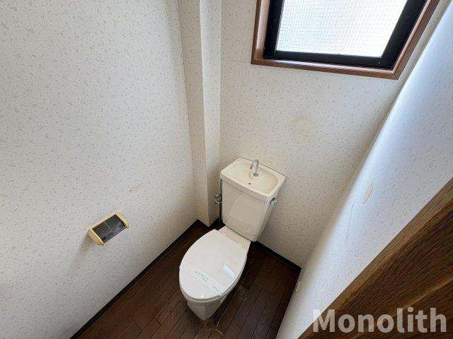 南上町貸家のトイレ