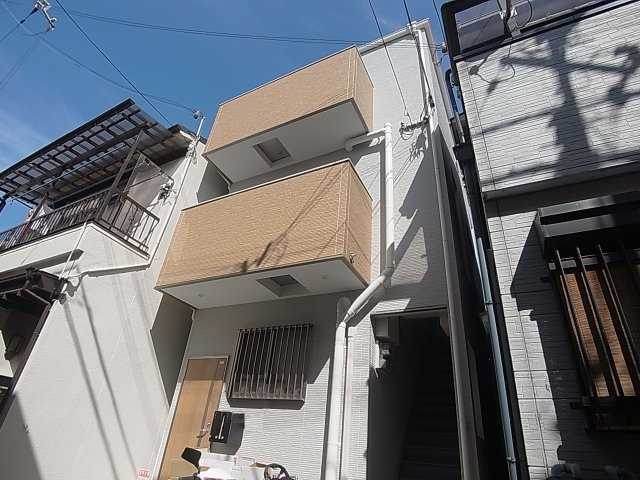 テスラ長田の外観|大通りから１本中に入った美麗アパート、静かです