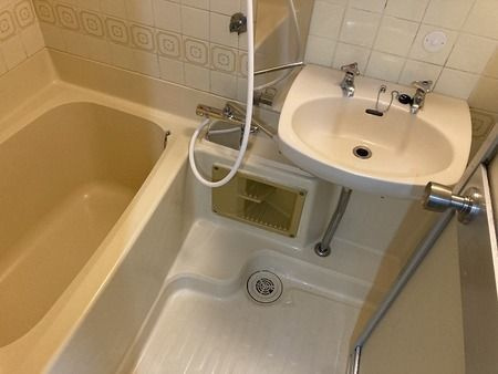 青風ハイツの浴室
