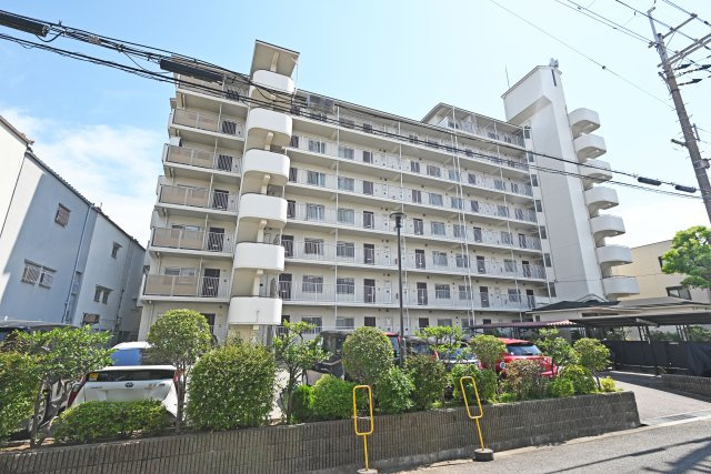 三津屋グリーンハイツの外観|ご不明な税金・諸費用についても丁寧にサポートいたします。現地見学で、住まいのイメージやご希望をぜひお聞かせください。
