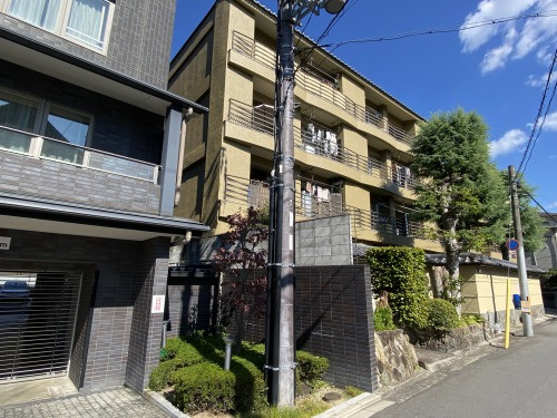 ヴィラ岡崎の外観