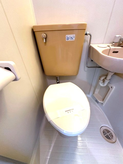 【トイレ】 | アクシス山口台 | ※参考写真※バスルームにあるトイレです！水廻りのお掃除が一気にできちゃいますね☆