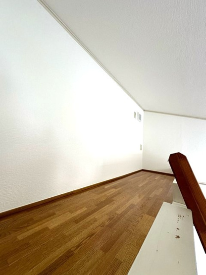 【収納】 | アクシス山口台 | ※参考写真※洋室6帖のお部屋にある1.5帖のロフトスペースです！ロフトスペースはベッドや収納スペースとしても使えて便利です☆