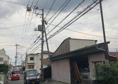 【展望】 | 横川町中古戸建 | 土地の地勢が高台の場合、景色を綺麗にみることができ、景色にこだわってお家探ししている方におすすめです！また平坦地よりも風通しがいいというメリットがあります。デメリットもあるので是非現地でご確認下さい。