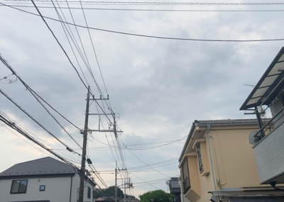 【展望】 | 横川町中古戸建 | 桜や紅葉の名所に出かける人は多いと思いますが、家にいながら季節の移ろいを感じる生活を送りませんか？リビングや窓から見える景色が生活を彩るワンポイントに！現地から見える景色を堪能してみては如何でしょう。