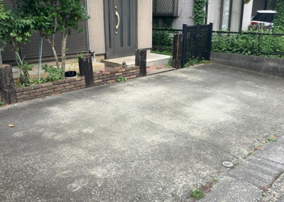 【庭】 | 横川町中古戸建 | 庭があることでガーデニングや家庭菜園はもちろん、こどもの遊び場やペットを放して遊ぶことができます。また、家の周囲に余裕があるということです。隣地との間があれば、十分な日当たりと、風通しが確保できます。
