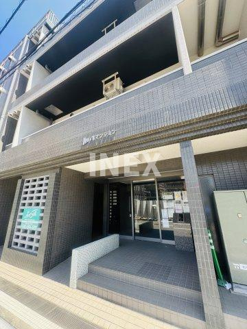 横浜市西区平沼１丁目の賃貸マンションのエントランス