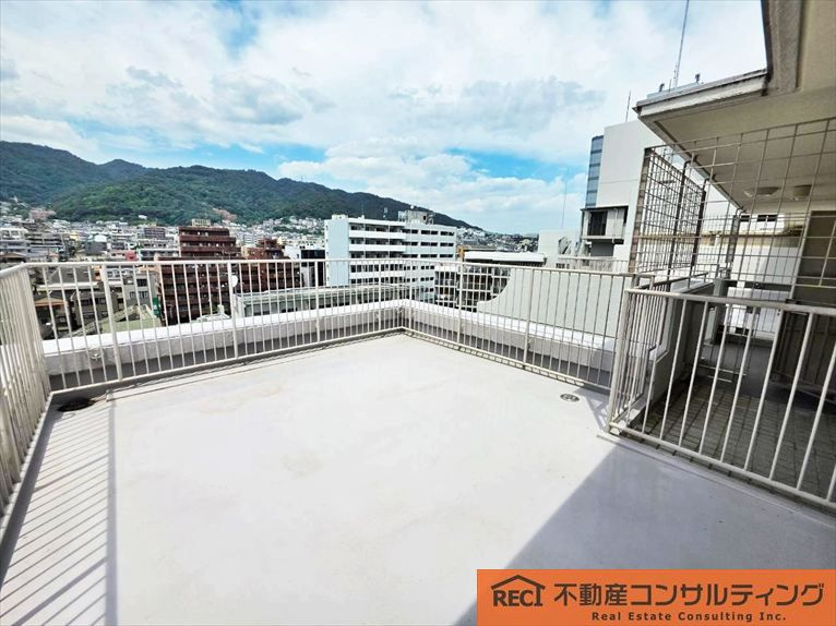 本山ロイヤルマンションのバルコニー
