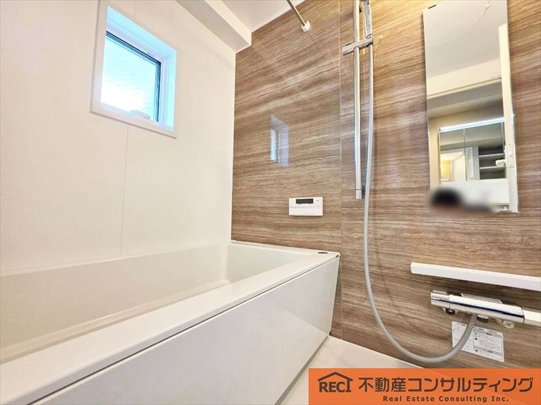 本山ロイヤルマンションの浴室|南向きで明るい内装！