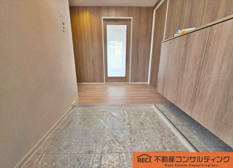 本山ロイヤルマンションの玄関