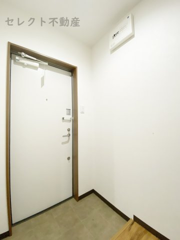 フローネル六番町の玄関