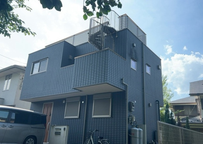 【居間・リビング】 | 西寺方町中古戸建 | リビングの間取りの種類は大きくわけてリビングとダイニングが別になっているタイプ、リビングダイニング一体型です。どちらも一長一短ですので、家を選ぶ時はその両面をチェックして決めるようにしましょう。