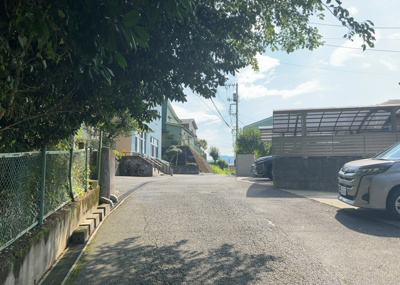 【展望】 | 西寺方町中古戸建 | 眺望を気にして物件を探す場合、前面に建物が建っていないか現地で確認しましょう！前面に建物があると景色はもちろん、日当たりや風通しにも影響が出てきます。住んだ時のことを想像しながら現地見学をしましょう。
