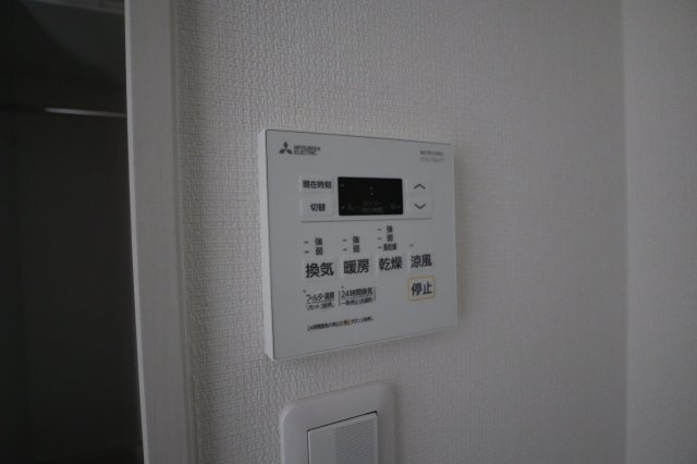 ヴィラ原木中山のその他|浴室乾燥機