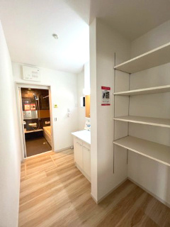 【脱衣所】 | 龍ケ崎市松ケ丘4期　新築戸建て　1号棟 | ゆとりのある脱衣場で、毎日の身支度も快適です