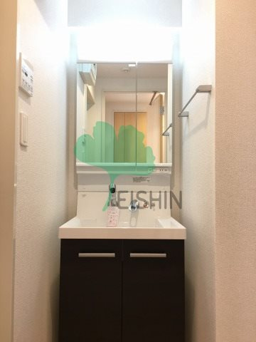 クラウンパレスの洗面所|シンプルで使いやすい洗面台です！