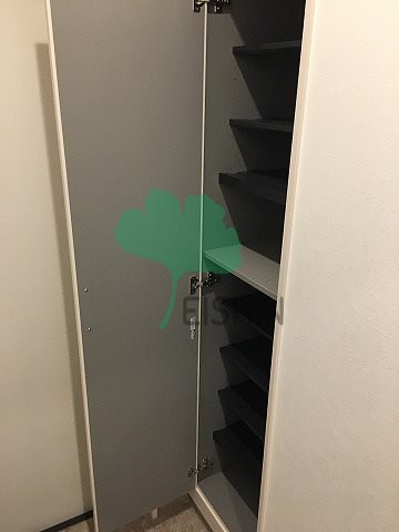 REGALEST美野島(レガレスト美野島)の玄関|下駄箱もしっかりついてます！