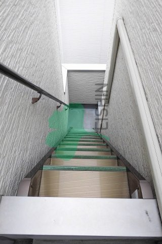 Grantic 竹下Me-ry1（グランディック竹下ミライワン）|ルーフバルコニーへ上がる階段です