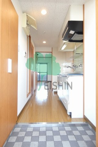 ロイヤル博多駅東の玄関|下駄箱もしっかりついてます！