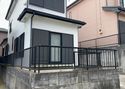 【防犯設備】 | 淵野辺本町中古戸建 | 当然のことではありますが、オートロックやセンサーライト、ホームセキュリティーなどの防犯設備があれば、小さいお子様がいるご家庭も安心ですよね！まず物件購入の際は、防犯設備もチェックするようにしましょう。