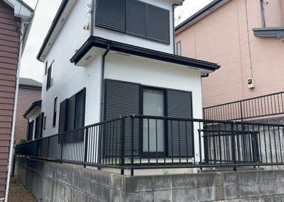 【冷暖房・空調設備】 | 淵野辺本町中古戸建 | 床下換気口は、床下に湿気がこもることを防ぎ、効果的に換気を行うために設置されています。床下換気口が設置されていない建物は、基礎パッキング工法などにより換気を行なっています。詳細は現地でご確認ください。