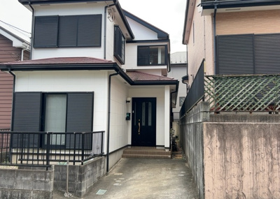 【外観】 | 淵野辺本町中古戸建 | 物件の詳細については、現地を見てわかること以外に、役所や法務局などで調べないとわからないことがあります。そのため、現地に行く場合は、もしこの物件を買ったらどのような生活ができるかをイメージしましょう。