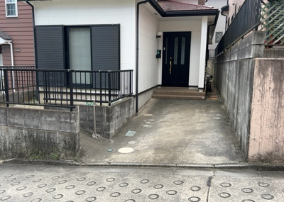 【居間・リビング】 | 淵野辺本町中古戸建 | リビングの間取りの種類は大きくわけてリビングとダイニングが別になっているタイプ、リビングダイニング一体型です。どちらも一長一短ですので、家を選ぶ時はその両面をチェックして決めるようにしましょう。