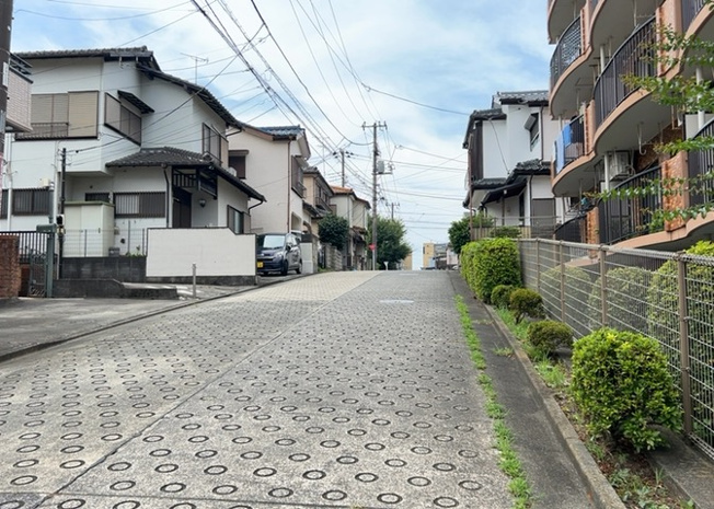 【展望】 | 淵野辺本町中古戸建 | 桜や紅葉の名所に出かける人は多いと思いますが、家にいながら季節の移ろいを感じる生活を送りませんか？リビングや窓から見える景色が生活を彩るワンポイントに！現地から見える景色を堪能してみては如何でしょう。