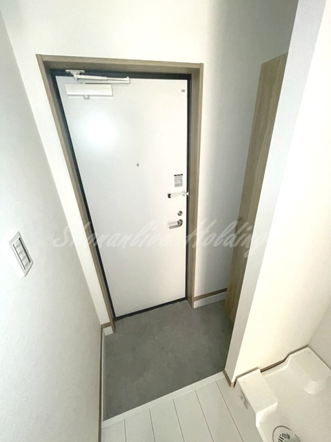 Ft-KAMOI Flatの玄関