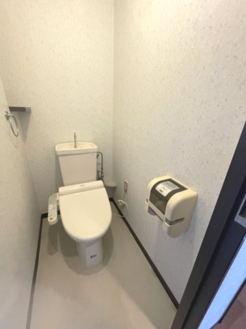 スカイプラザ横川のトイレ|上階と下階それぞれにトイレを完備しています。時間やシーンで過ごす階が違う場合にも便利で安心です。