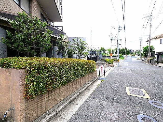 ライオンズマンション奈良帝塚山の庭