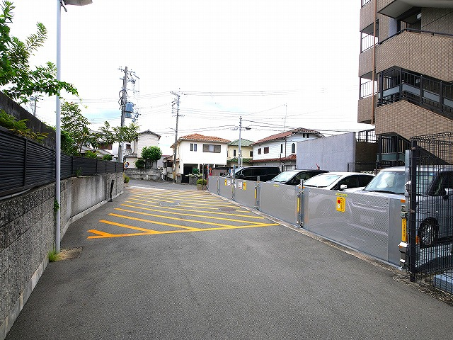 ライオンズマンション奈良帝塚山の駐車場