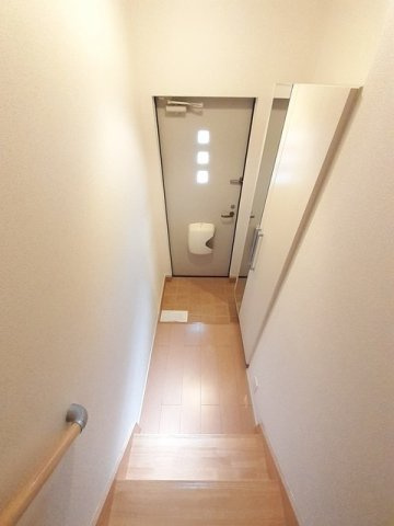 ハピネスⅢの玄関|落ち着いた玄関です