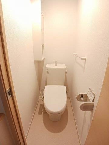 セレノ・カーサＢのトイレ|清潔感のあるトイレです