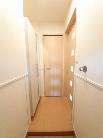 エム・シャルム善通寺Ⅲの玄関|落ち着いた玄関です