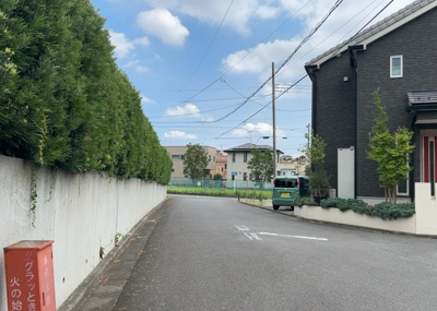 【展望】 | 愛名中古戸建 | 眺望を気にして物件を探す場合、前面に建物が建っていないか現地で確認しましょう！前面に建物があると景色はもちろん、日当たりや風通しにも影響が出てきます。住んだ時のことを想像しながら現地見学をしましょう。