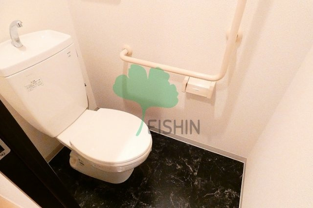 トゥリートップのトイレ|清潔感のあるトイレです。