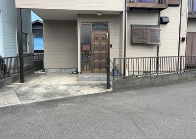 【設備】 | 上依知中古戸建 | 敷地内に散水栓や立水栓があると便利です。水道水を直接利用できるため、水を運ぶ手間を省くことが出来ます。大量の水を必要とする洗車作業や清掃などに役立ちます。その他設備とあわせて、現地でご確認ください。