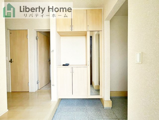 稲敷郡阿見町よしわら2丁目　中古戸建の玄関