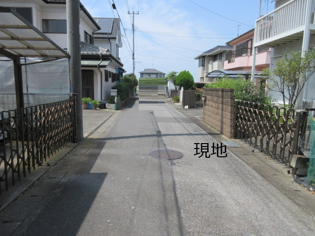 中古戸建　熊谷市上須戸1089-165（リフォーム住宅）の前面道路含む現地写真